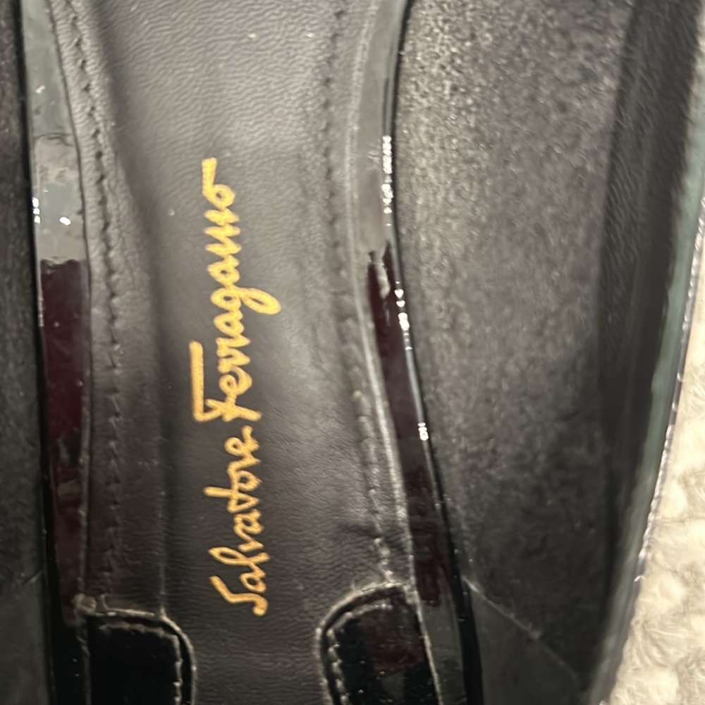 Salvatore Ferragamo all patent pumps - Picture 4 of 6
